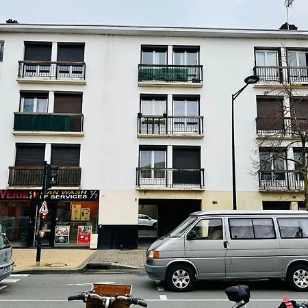 Captivating With Amenities Apartment